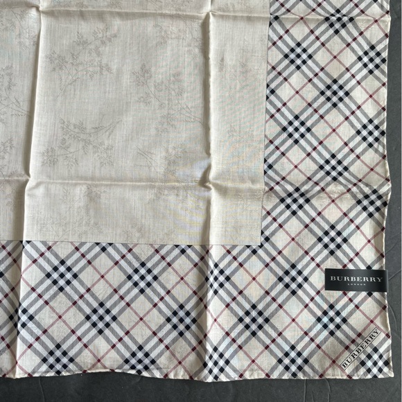 Burberry London - Picture 2 of 5